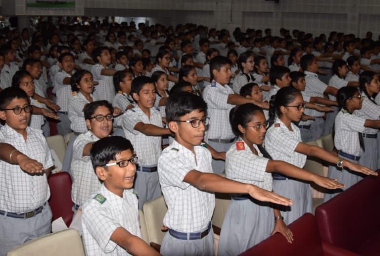 Lok Sabha Elections 2019, Amar Ujala Voter Awareness Campaign, oath ceremony at Bhavan Vidyalaya