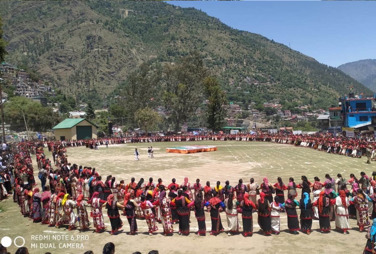 five thousand women traditional dance Nati in India book of records in Kullu Himachal Pradesh