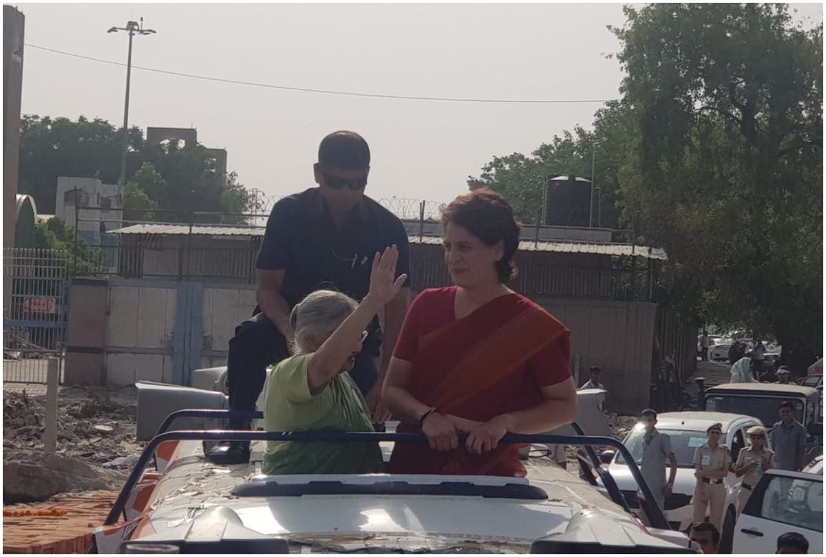 Lok Sabha Chunav 2019: Priyanka Gandhi holds road show in support of Sheila Dikshit in Delhi