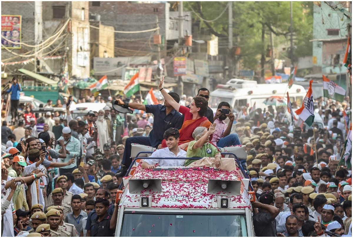 Lok Sabha Chunav 2019: Priyanka Gandhi holds road show in support of Sheila Dikshit in Delhi