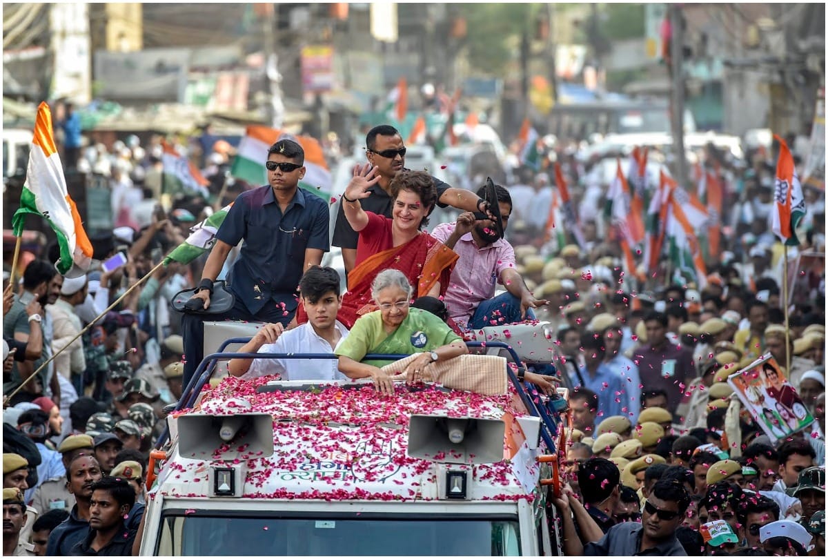 Lok Sabha Chunav 2019: Priyanka Gandhi holds road show in support of Sheila Dikshit in Delhi