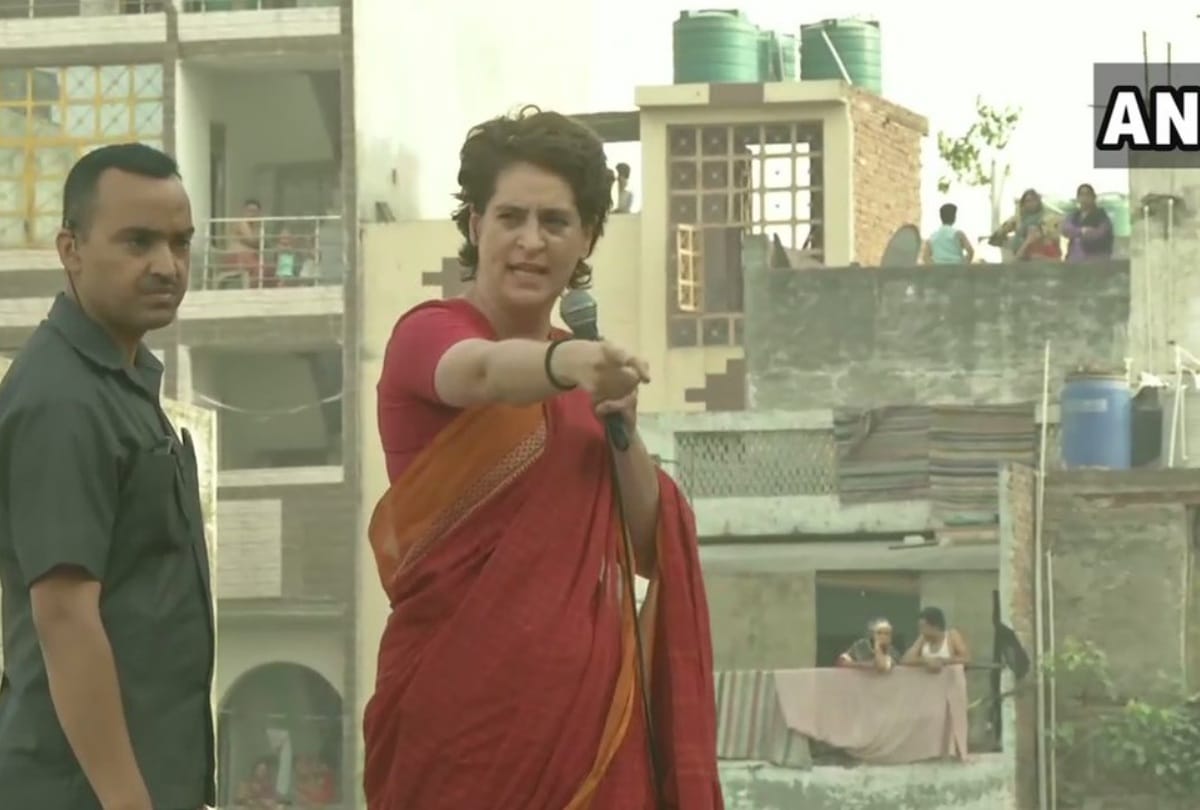 lok sabha elections 2019 priyanka gandhi delhi road show with sheila dikshit all update