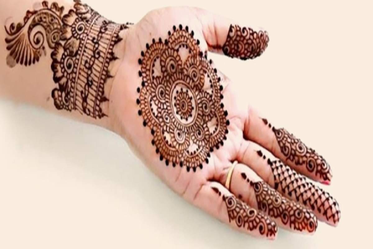 Karva Chauth Mehndi Designs 2020 in Hindi: Try These Latest Simple Trendy Rajasthani Arabic Mehndi Designs