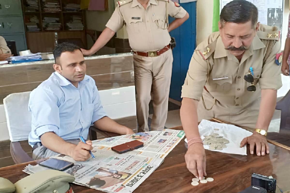 70 silver coins of British period were recovered in a farmer's home in Bijnor