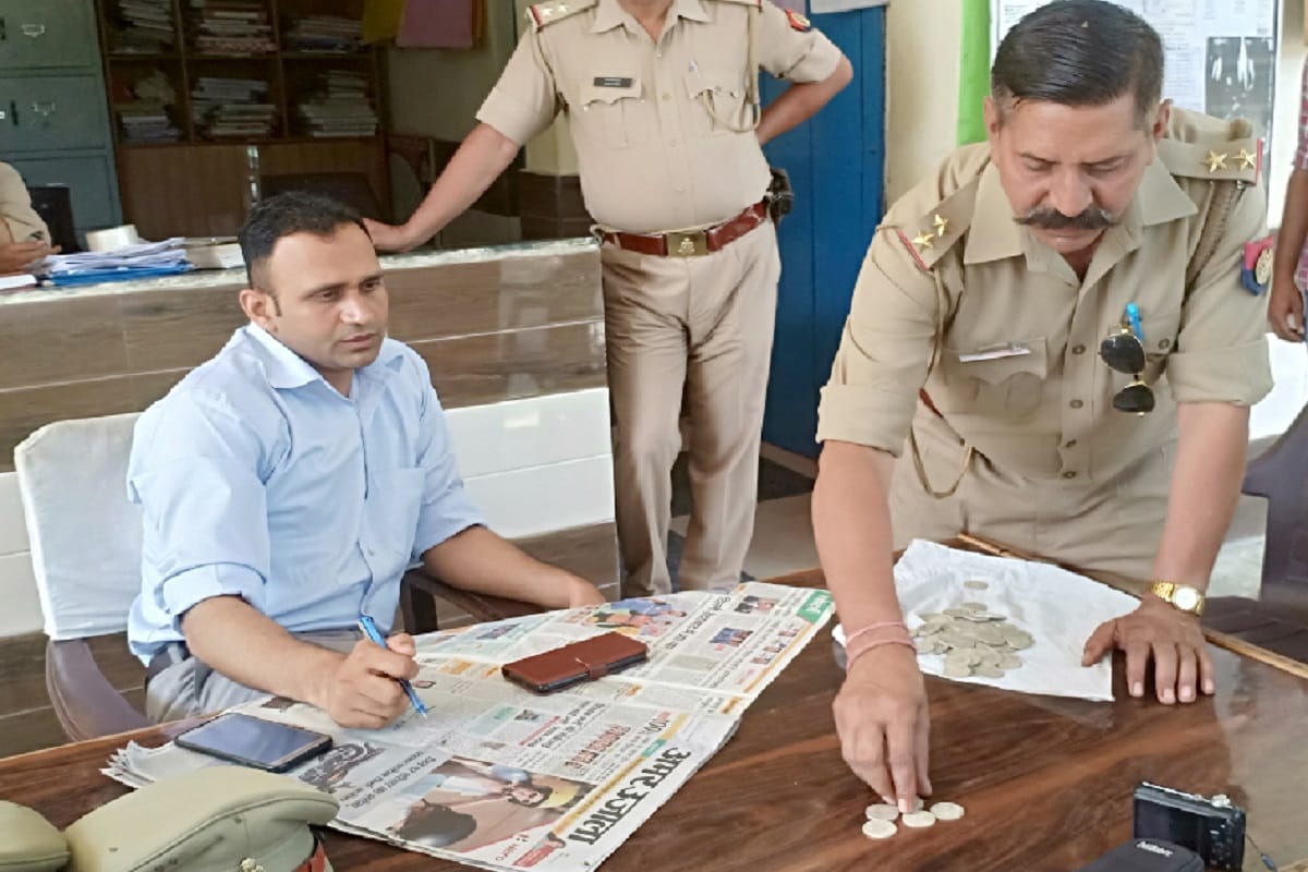 70 silver coins of British period were recovered in a farmer's home in Bijnor