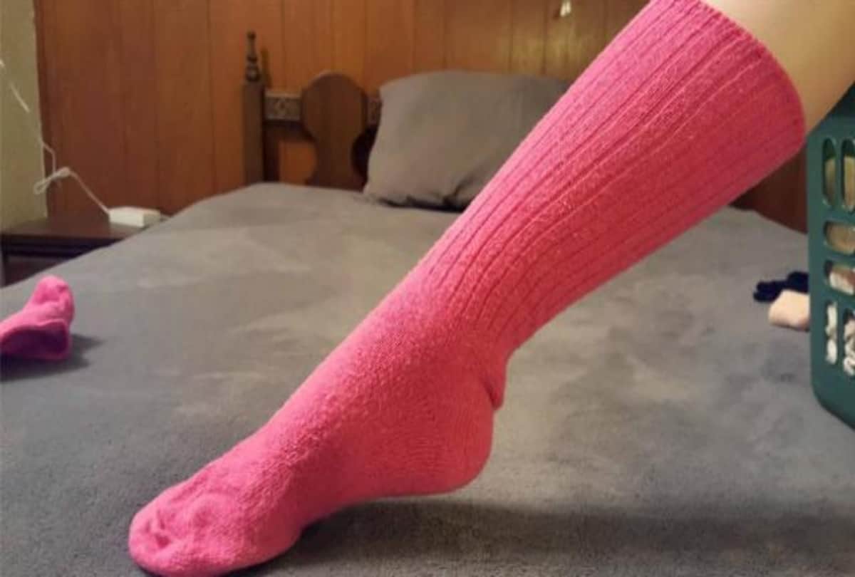 4 side effects of wearing socks in summer