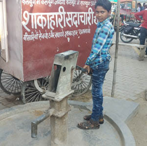 pahuj ka jal istar ghta, dusit aa rha pani