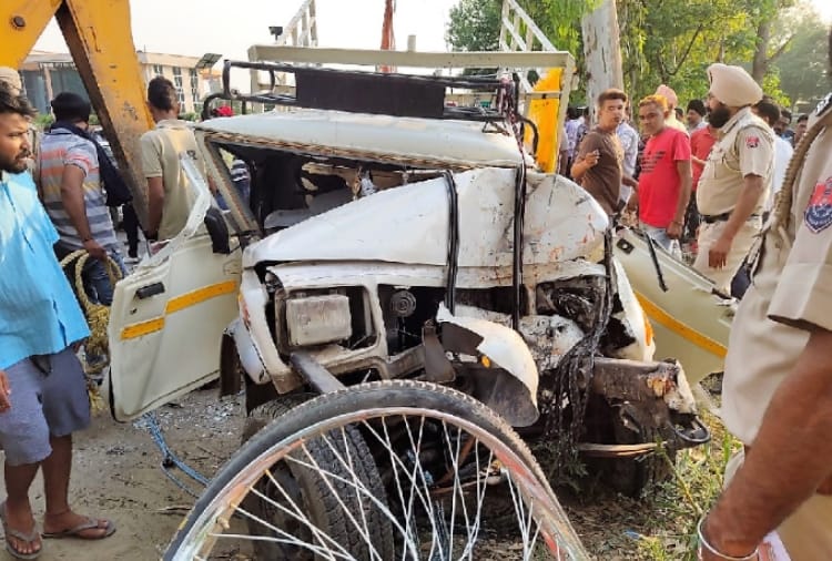 Pickup crash in Hoshiarpur killed on the spot of ten people