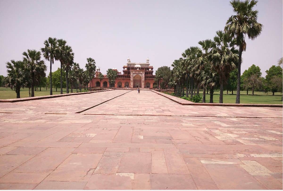 World Heritage Week 2019 Akabr Tomb northern gate not Preserved from 70 Years