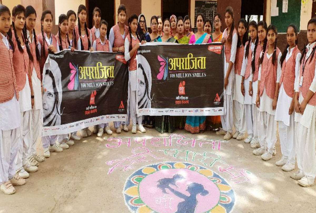 Aparajita 100 Million Smiles honors to mothers by school children in mathura before mother's day