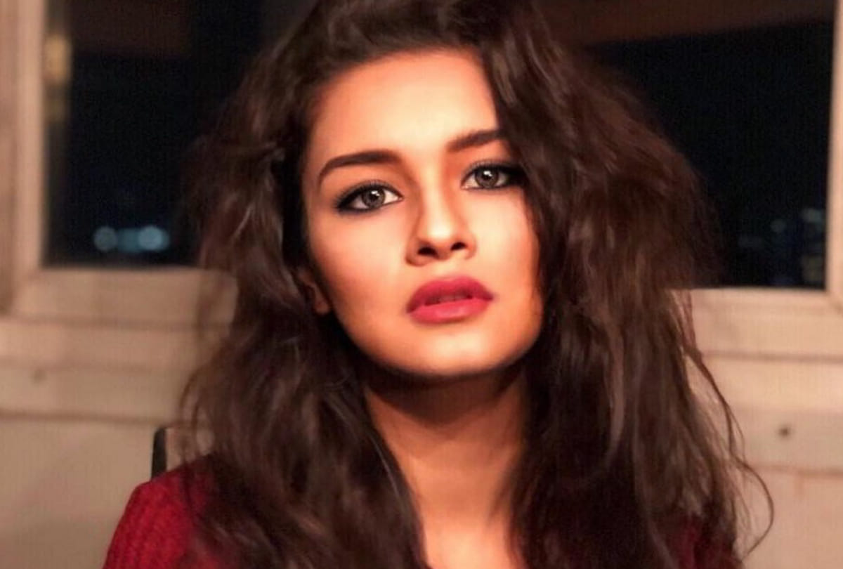 these television young actress charged more than seniors