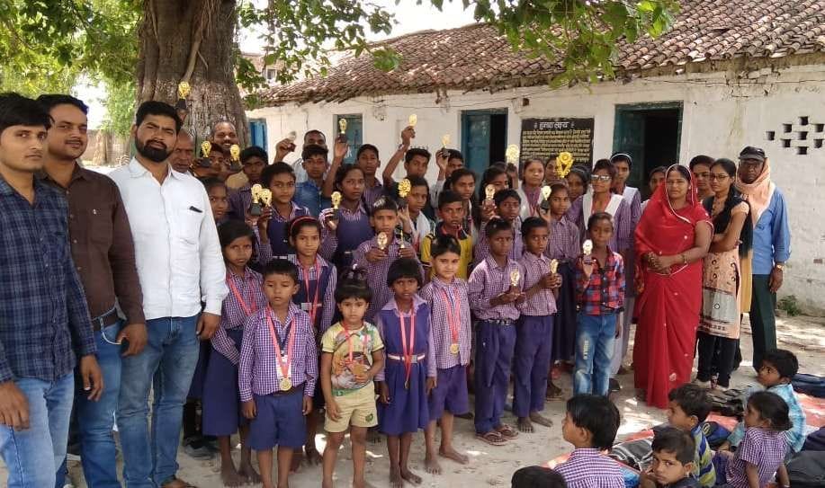 प्रतियोगितता में अव्वल आए बच्चों को किया गया सम्मानित