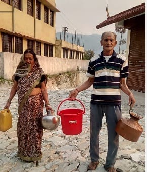 Look Huzur, Mama and Bubu also forced to take water