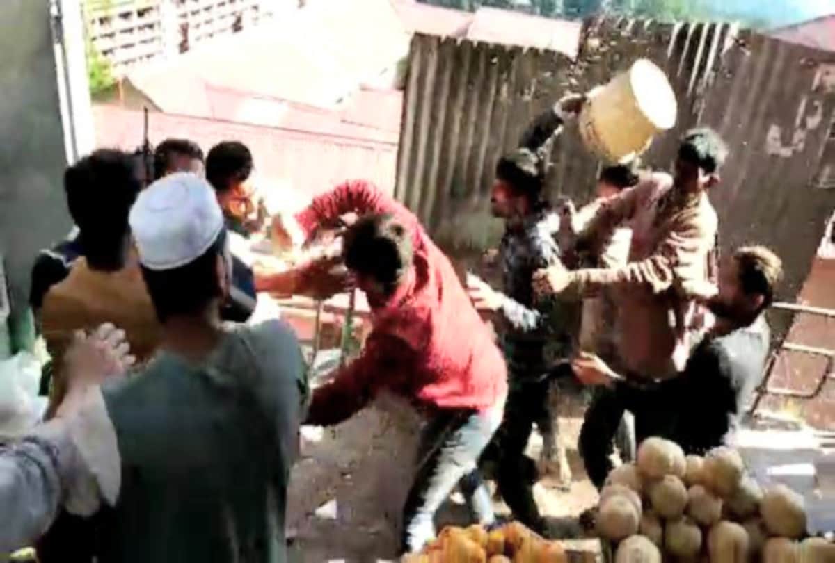 video of fighting between fruit sellers in shimla