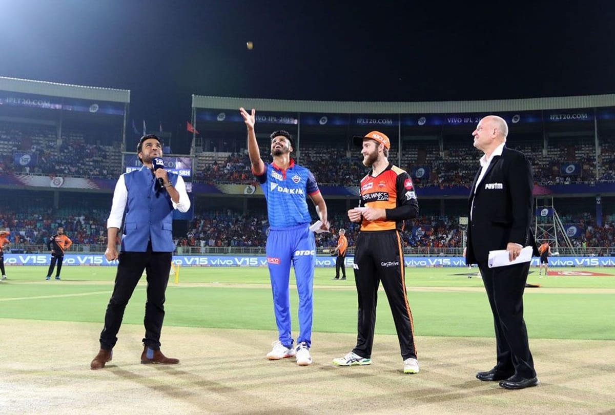 Video: DC captain Shreyas Iyer bizarre Toss Against SRH in front of Sanjay Manjrekar