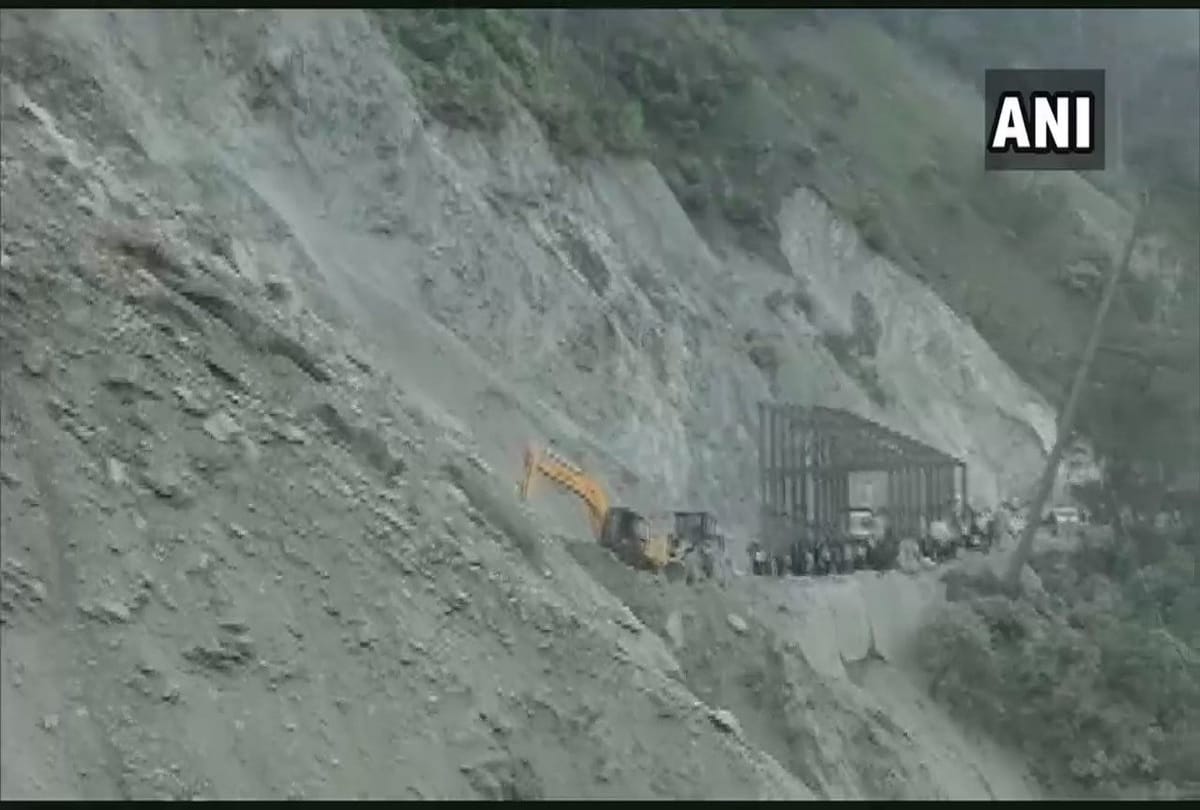 Jammu and Kashmir: Jammu-Srinagar national highway closed due to landslide at Digdole in Ramban