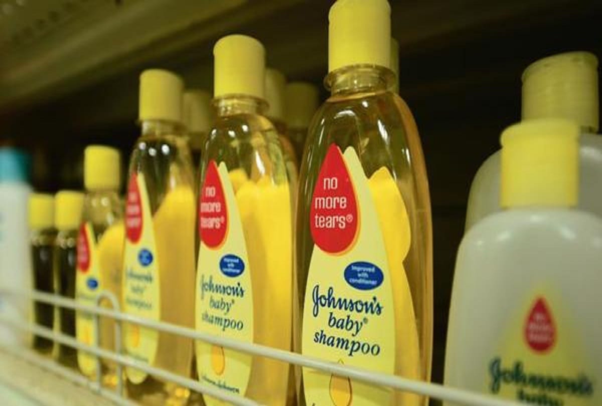 FSDA Raid in Lucknow Central Store, Johnson and Johnson baby shampoo sale Ban in UP
