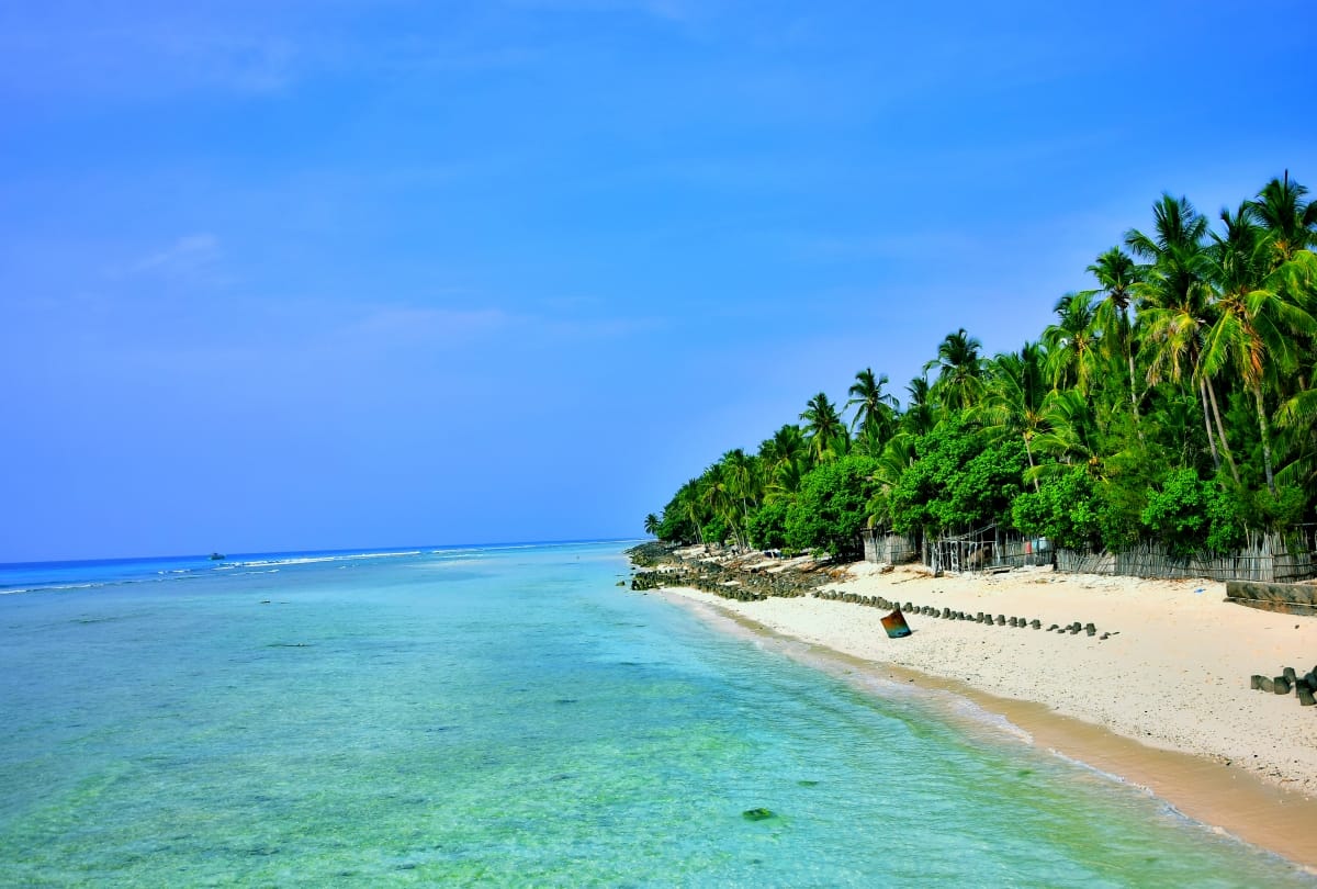 rajiv gandhi celeberated vaccation with family on bangaram island