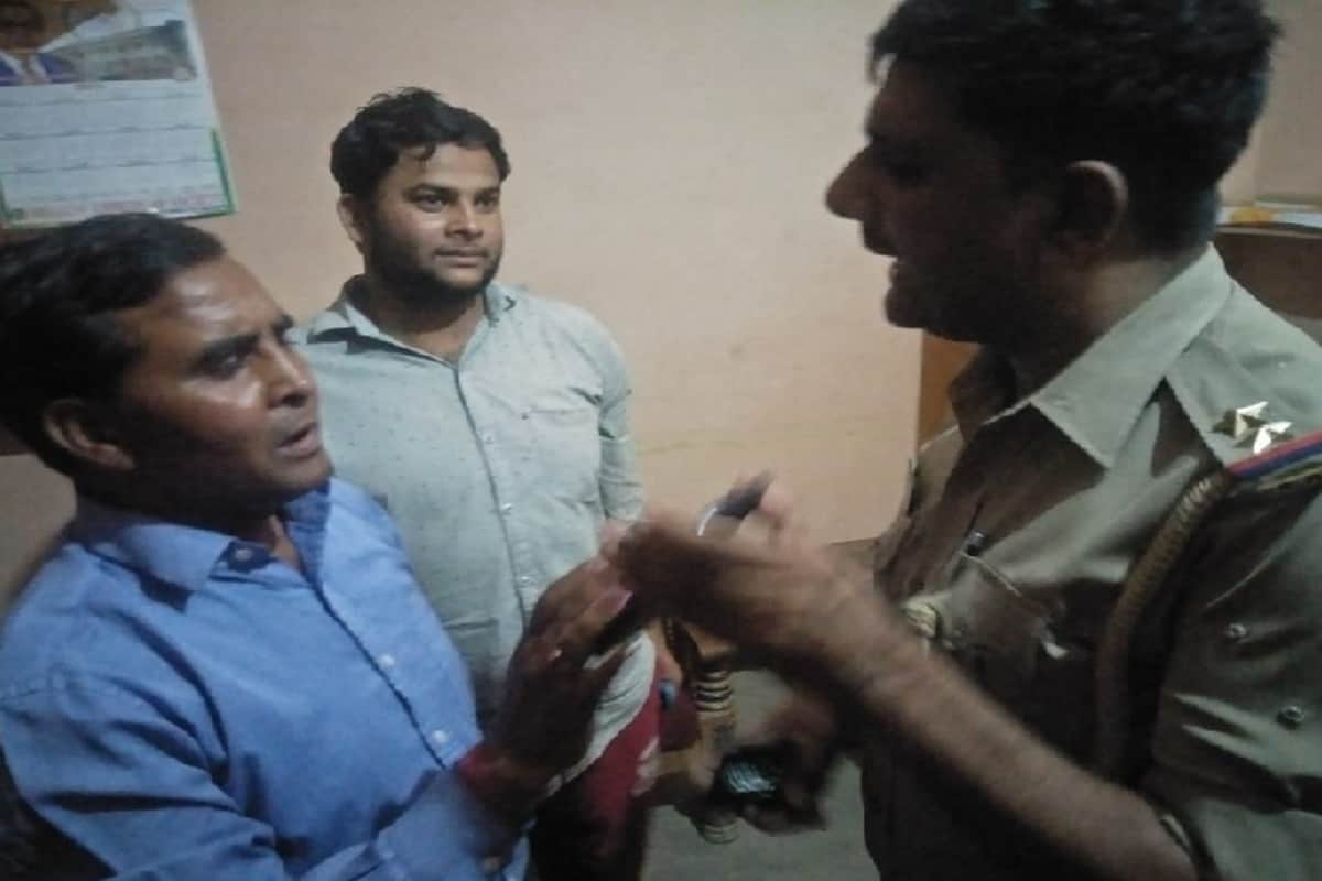 Struggles and firing between two parties in the ethnic conflict in Meerut