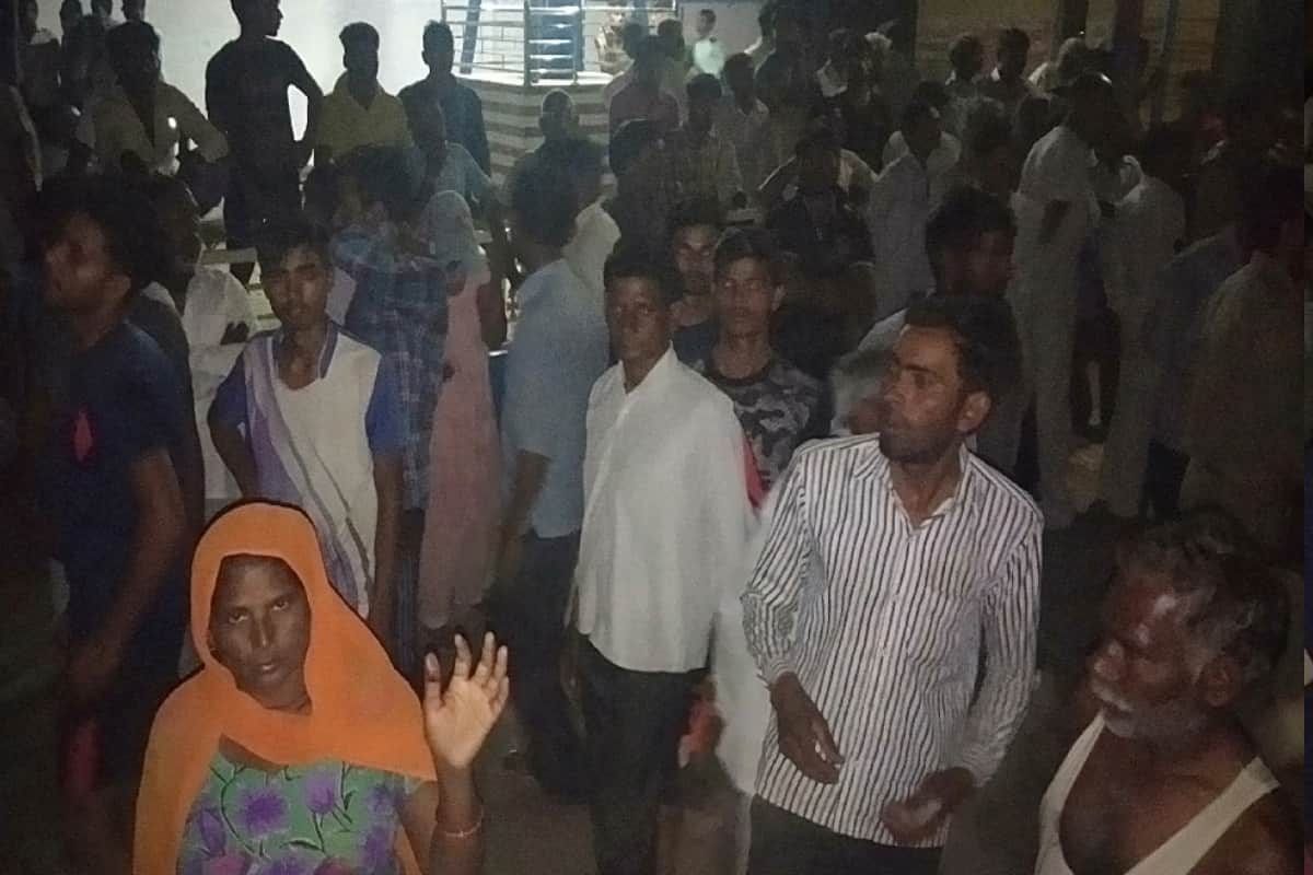 Struggles and firing between two parties in the ethnic conflict in Meerut
