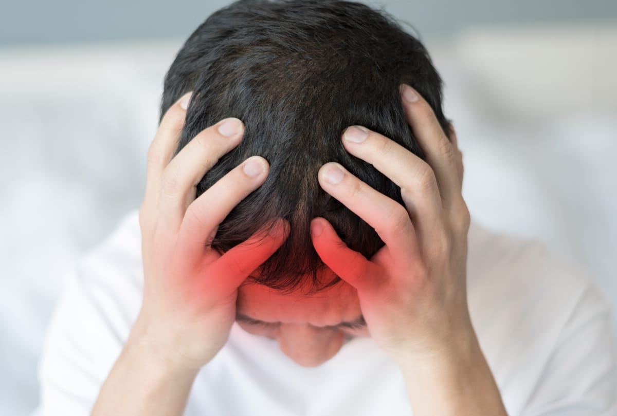 symptom and treatment of meningitis