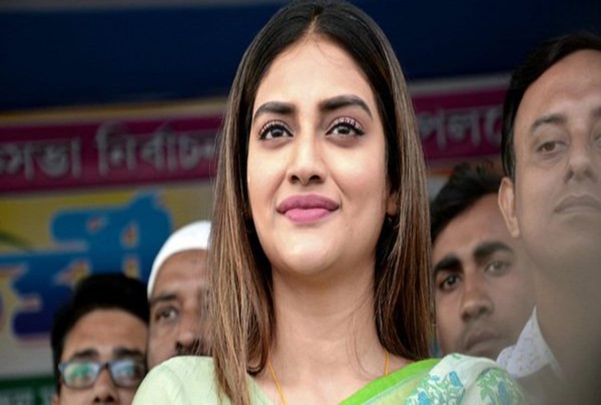 Lok Sabha Chunav 2019: TMC Nusrat Jahan stage collapse rally in Basirhat