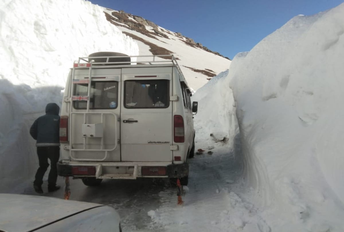 Rohtang pass restored after five months lahaul kullu himachal pradesh