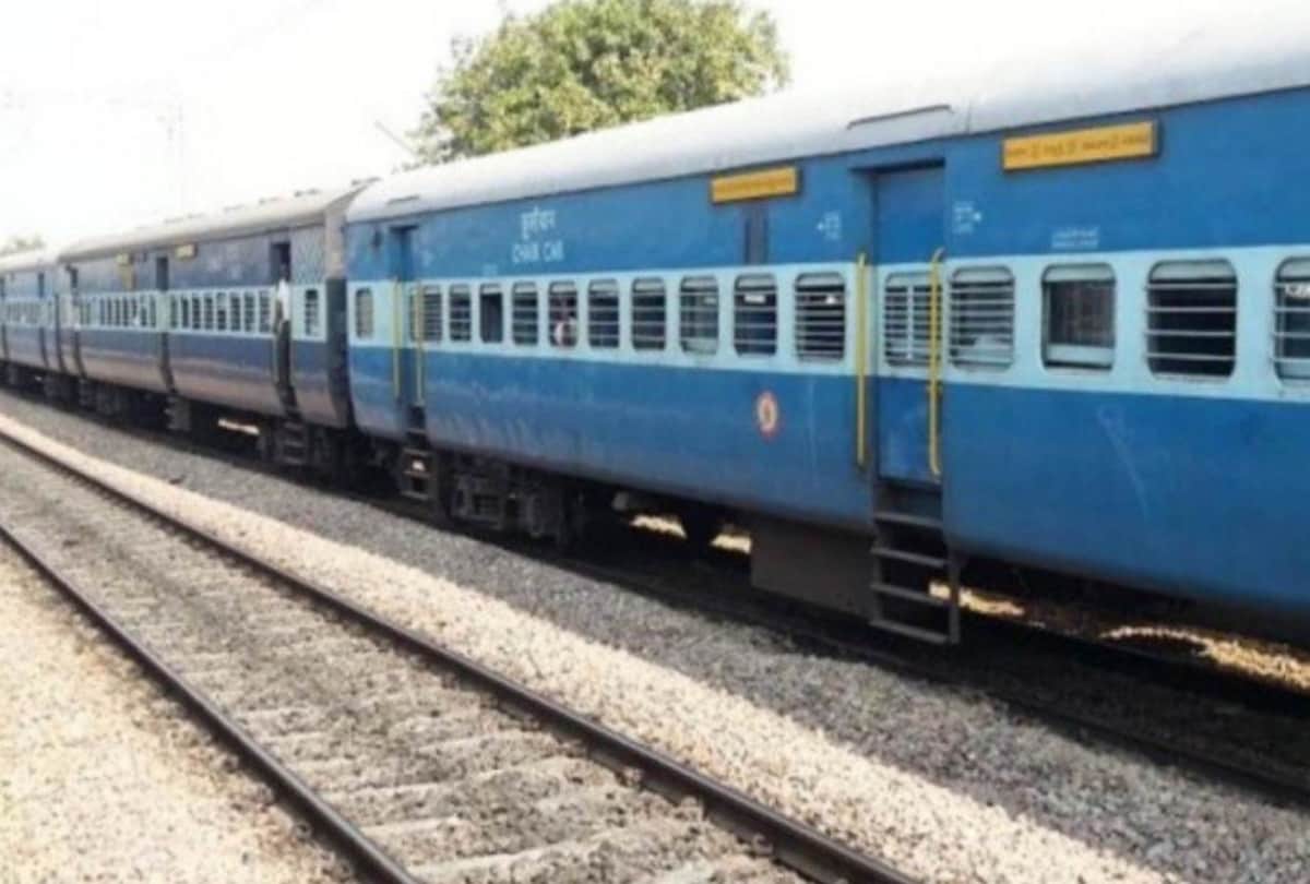 All trains to go east are full