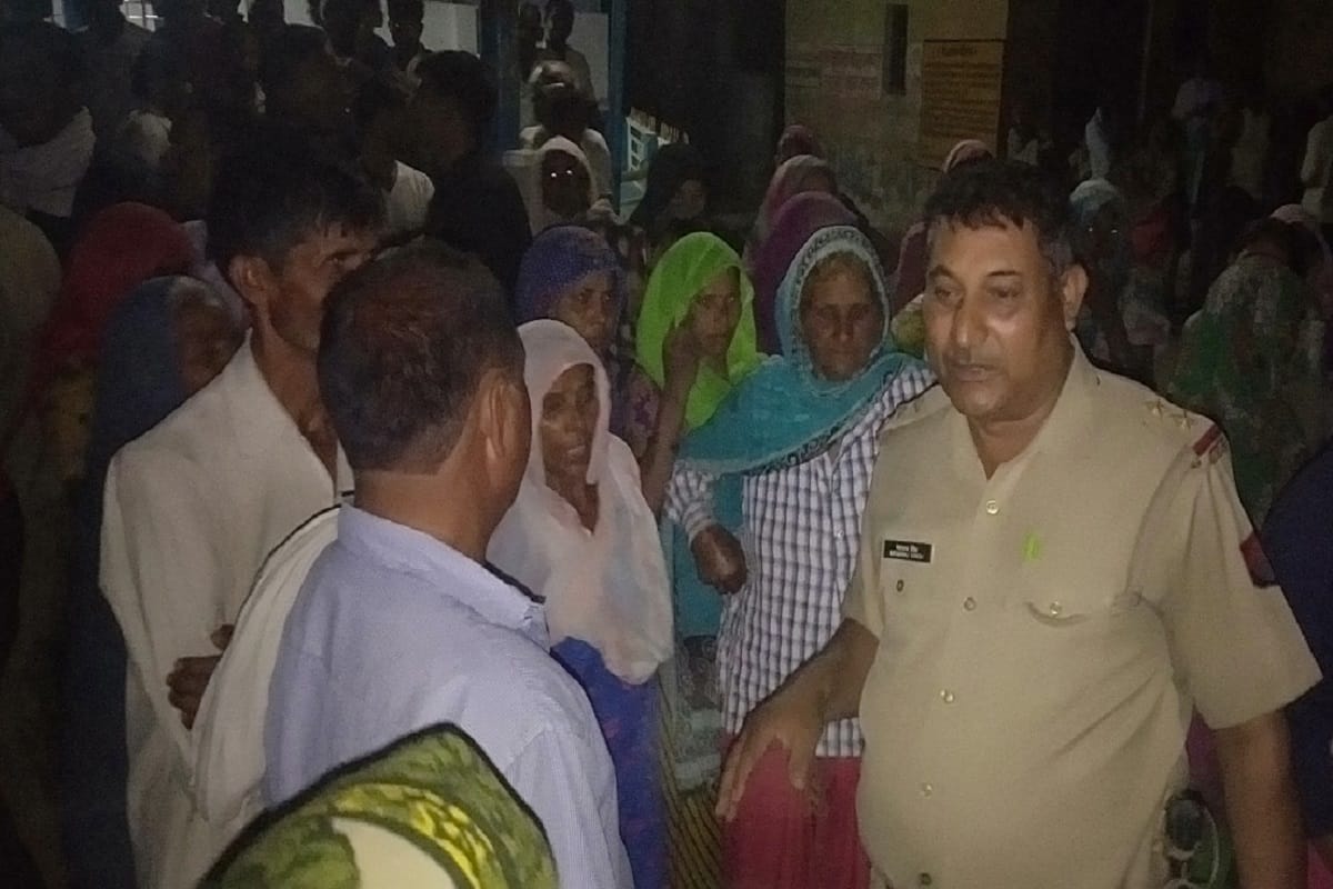 Ethnic conflict in a village of Meerut and five people injured, firing