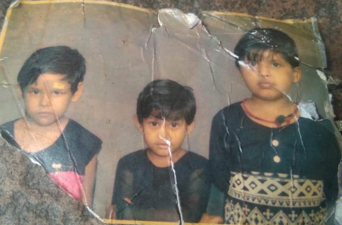 Father suicide with three daughters in varanasi due to IPL betting