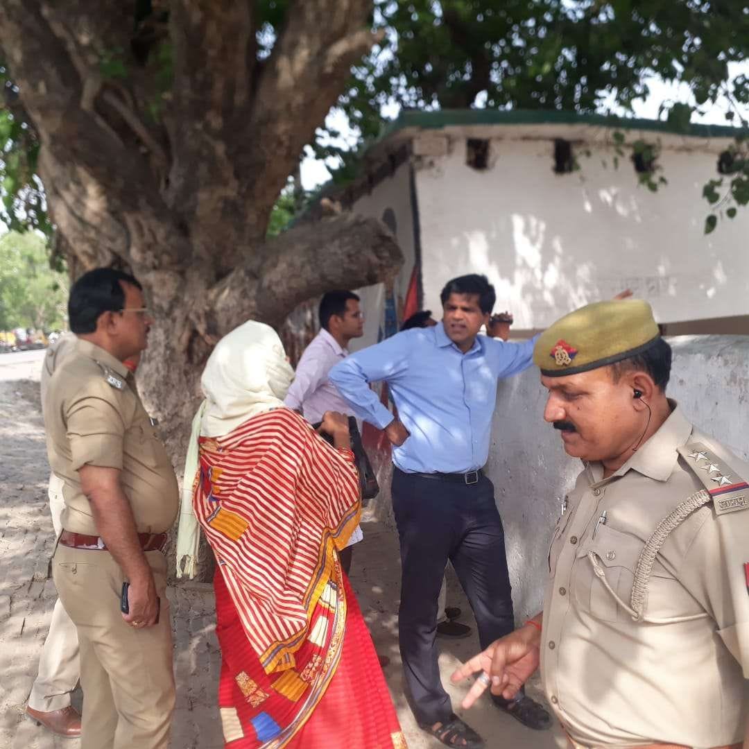जहूराबाद व मुहम्मदाबाद विस के व्यय अनुवीक्षण टीमों के कार्य का लिया जायजा