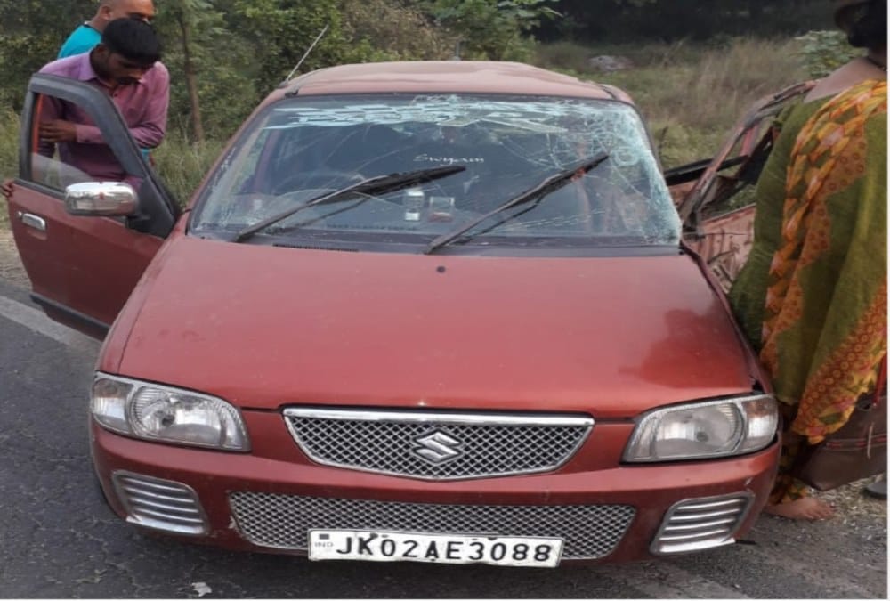 Jammu tourist family car accident in roorkee woman killed