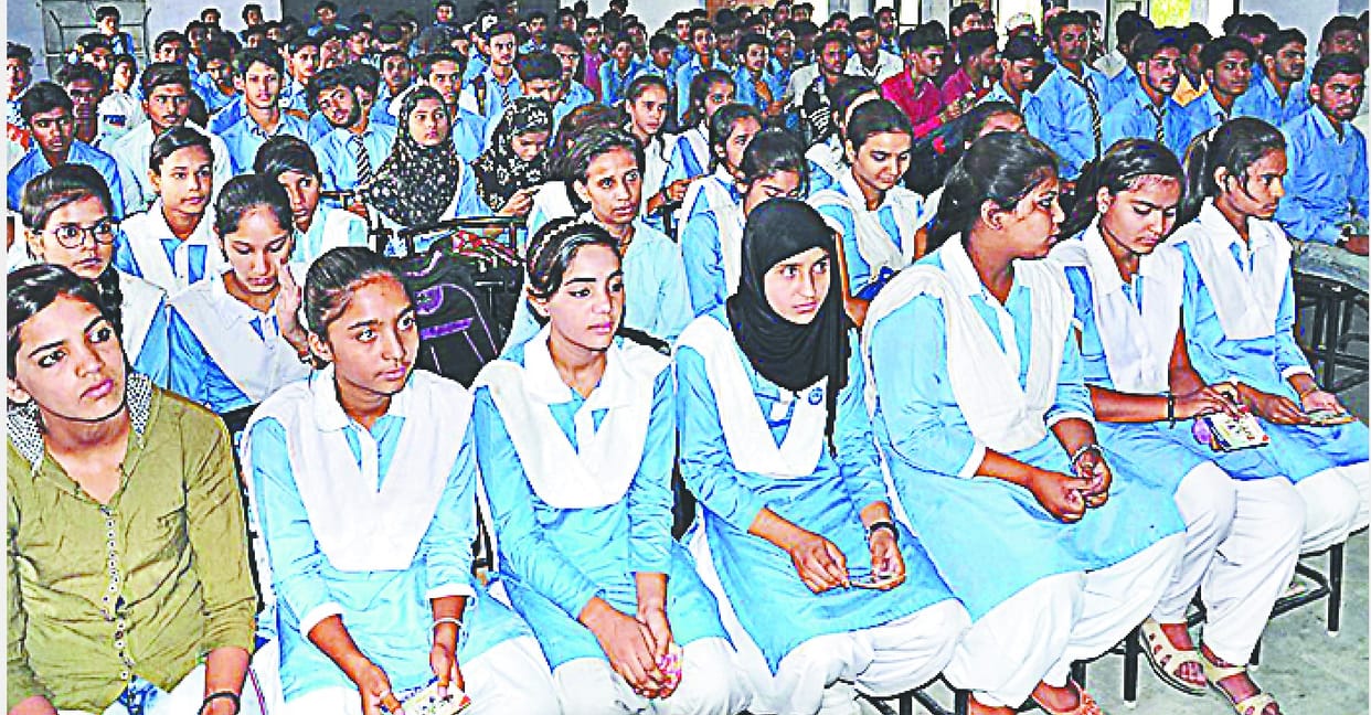 The students asked- Sir, why do not take action the people who stand their vichele on the road ?