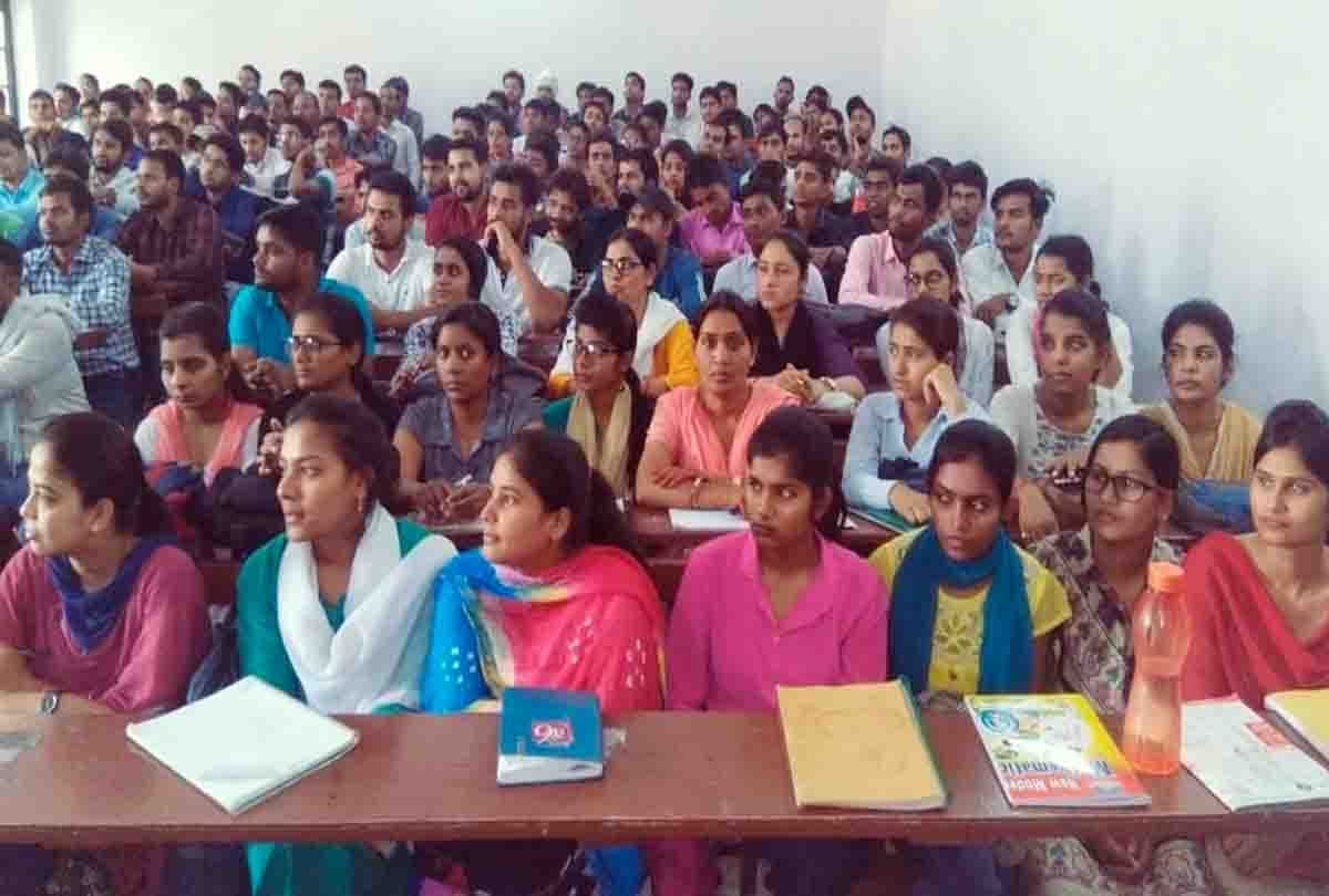 Special classes for NET and Phd at Hindi department in Allahabad university.