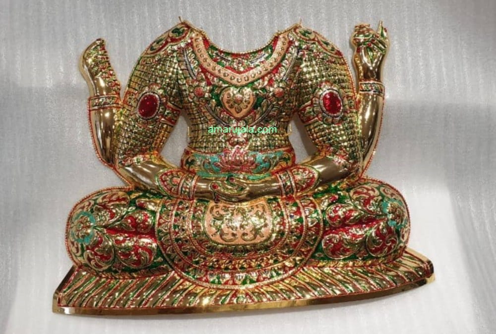 NRI Gifted two Gold chatra to badrinath dham after wish come true