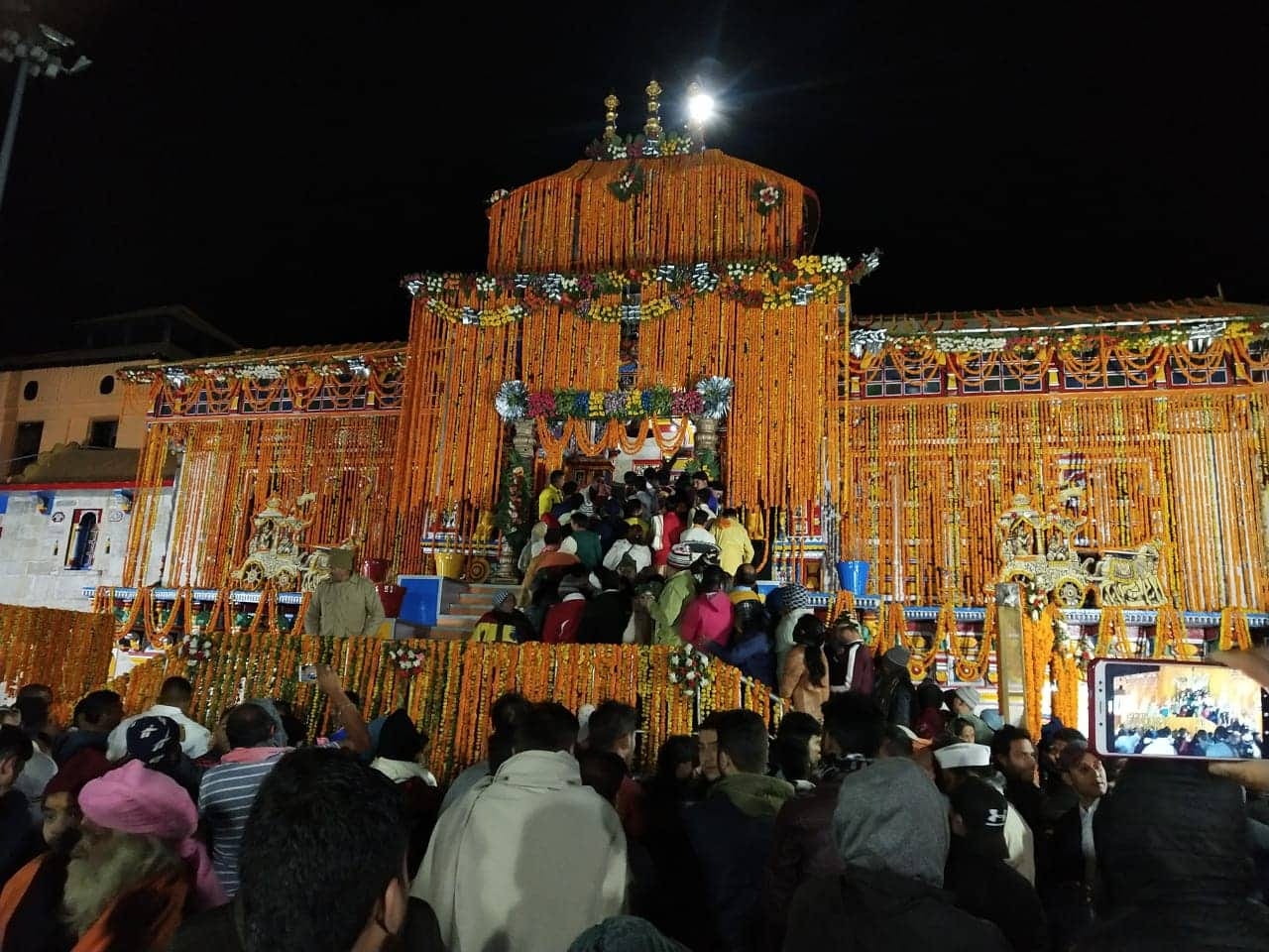 Shahi shadi: gupta brothers sons wedding in auli but saat phere in badrinath temple