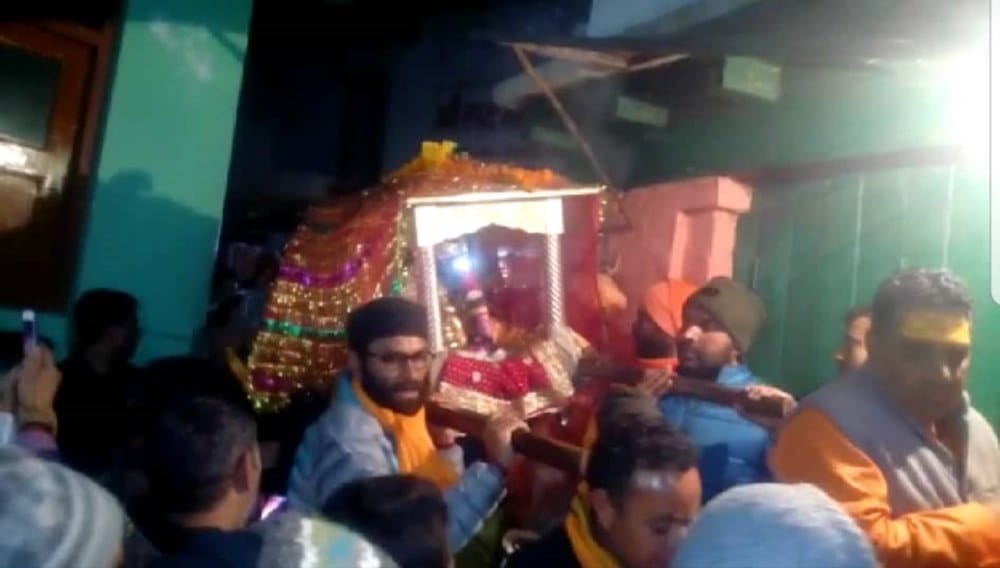 Badrinath dham portal open 10 thousand devotees present