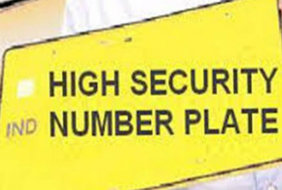 violation of traffic rules by designer number plates in agra