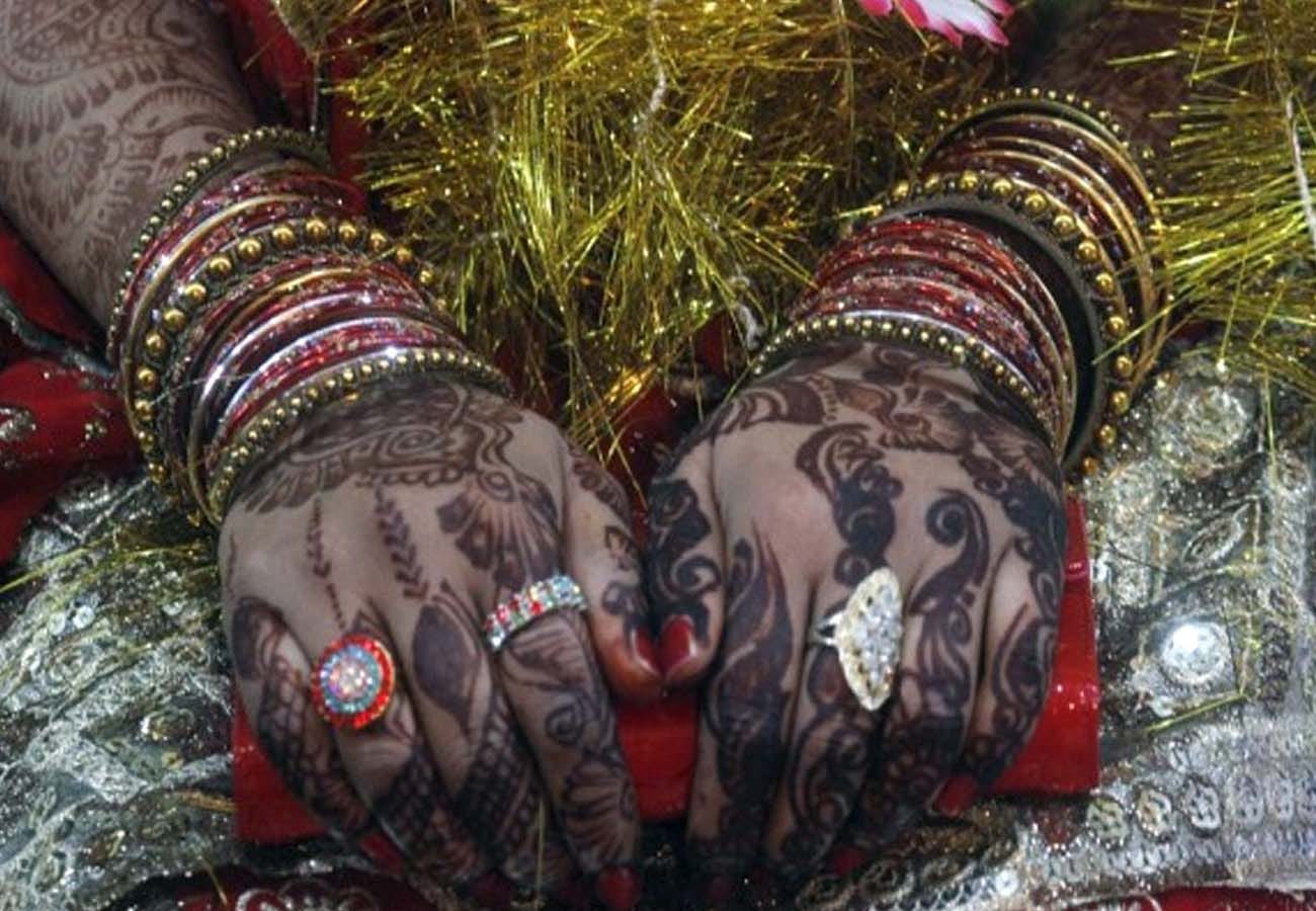 Bride denies marriage Seeing groom's feet