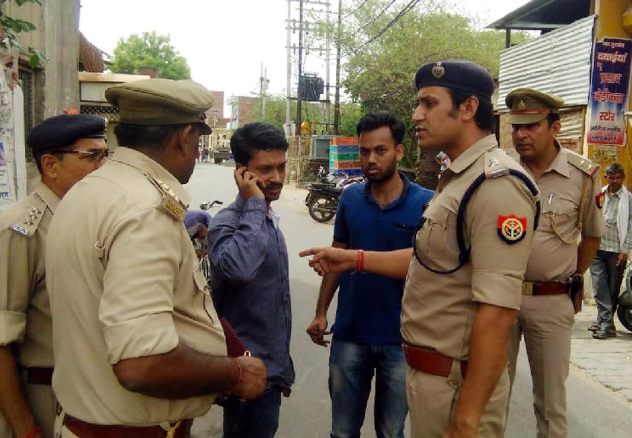 10.9 million looted from businessman brothers in Etawah