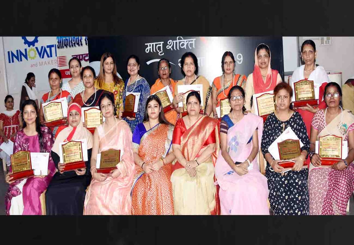 Amar Ujala Aparajita 100 million Smiles matrshakti samman in kanpur