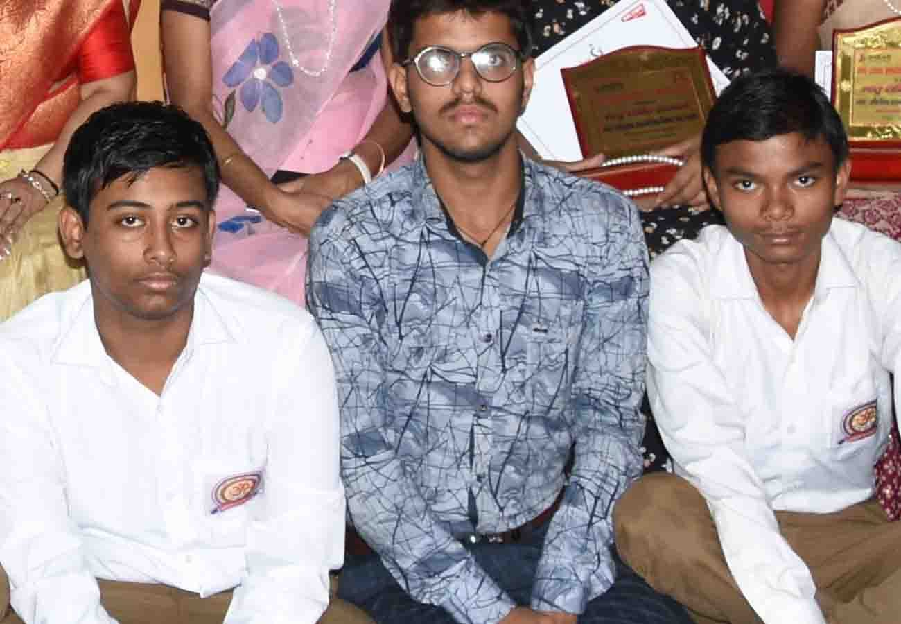 Amar Ujala Aparajita 100 million Smiles matrshakti samman in kanpur