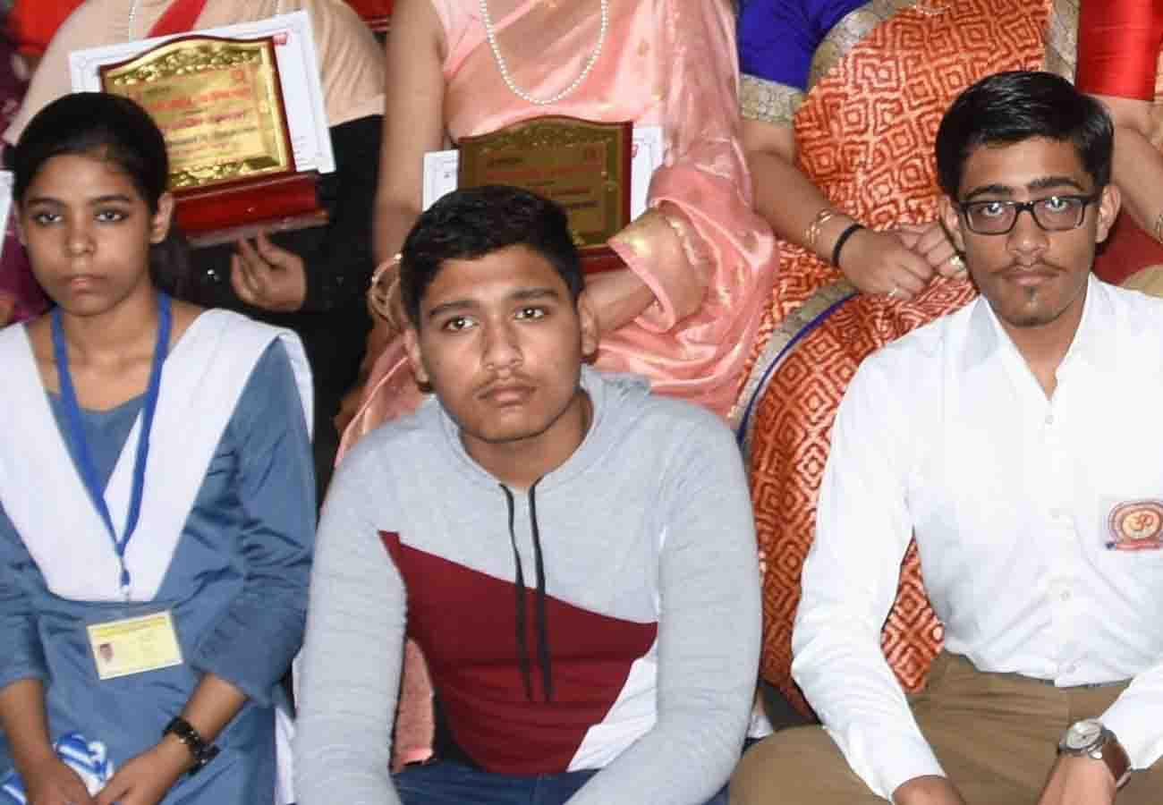 Amar Ujala Aparajita 100 million Smiles matrshakti samman in kanpur