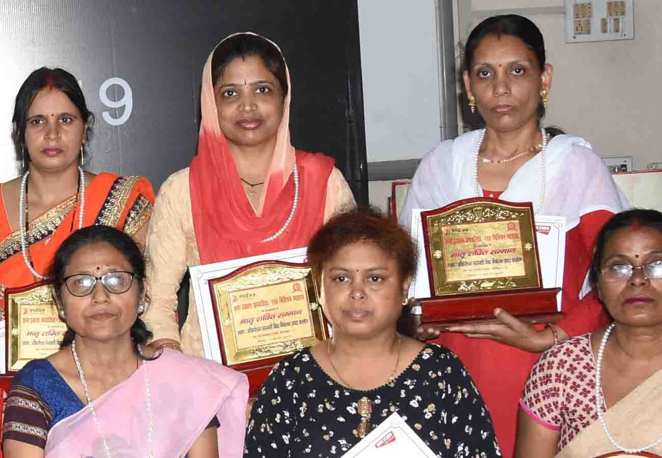 Amar Ujala Aparajita 100 million Smiles matrshakti samman in kanpur