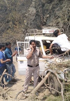 Fire damaged trees dropped above Tata Sumo, injured three