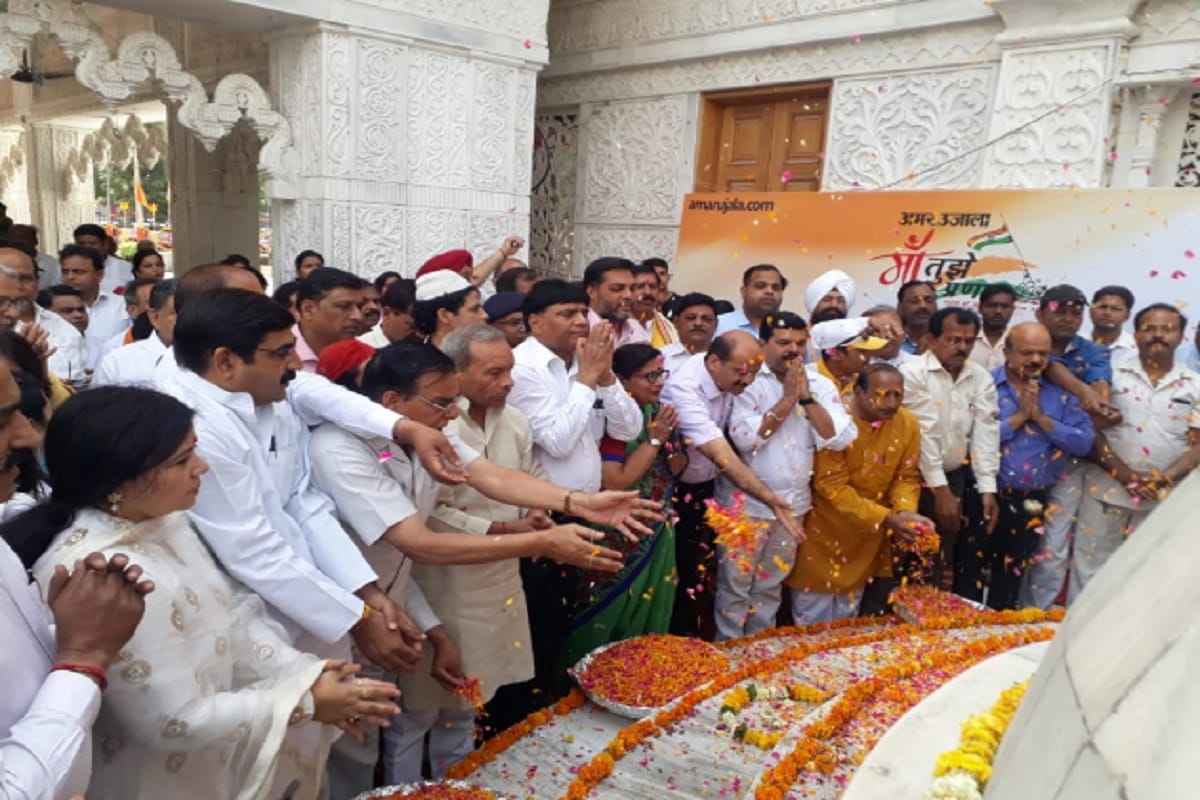 Revolution Day 2019: Performing the heroic martyrs in the Augharnath temple in Meerut