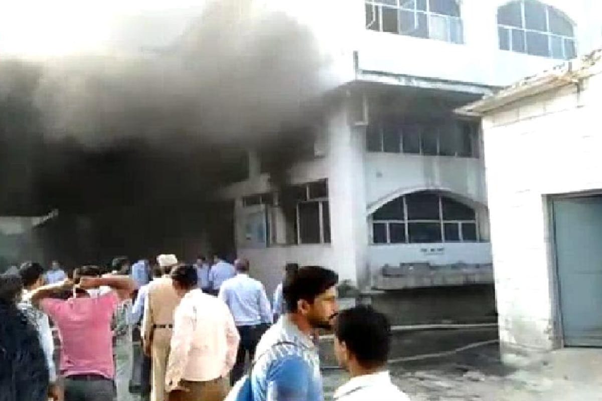 Fire in three places at Saharanpur and seven cattle burnt and one died