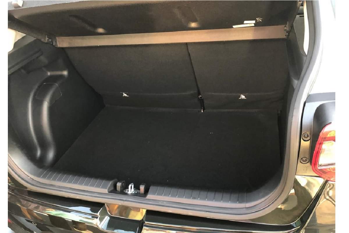 These decade old top car features are missing in latest car models, which attracted you when purchased