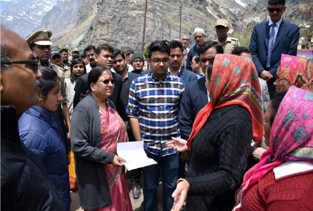 Governor Baby Rani maurya visit india china border after worship badrinath dham 