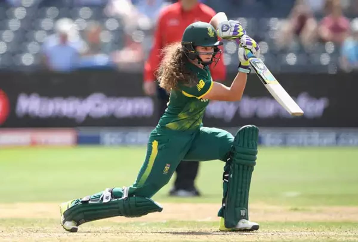 Pakistan women cricket team lost five wickets to score single run, masabata klaas takes hat trick